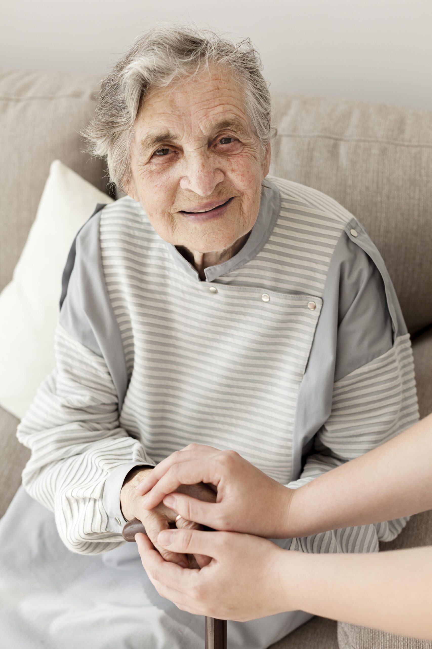 portrait-grandma-happy-be-with-family
